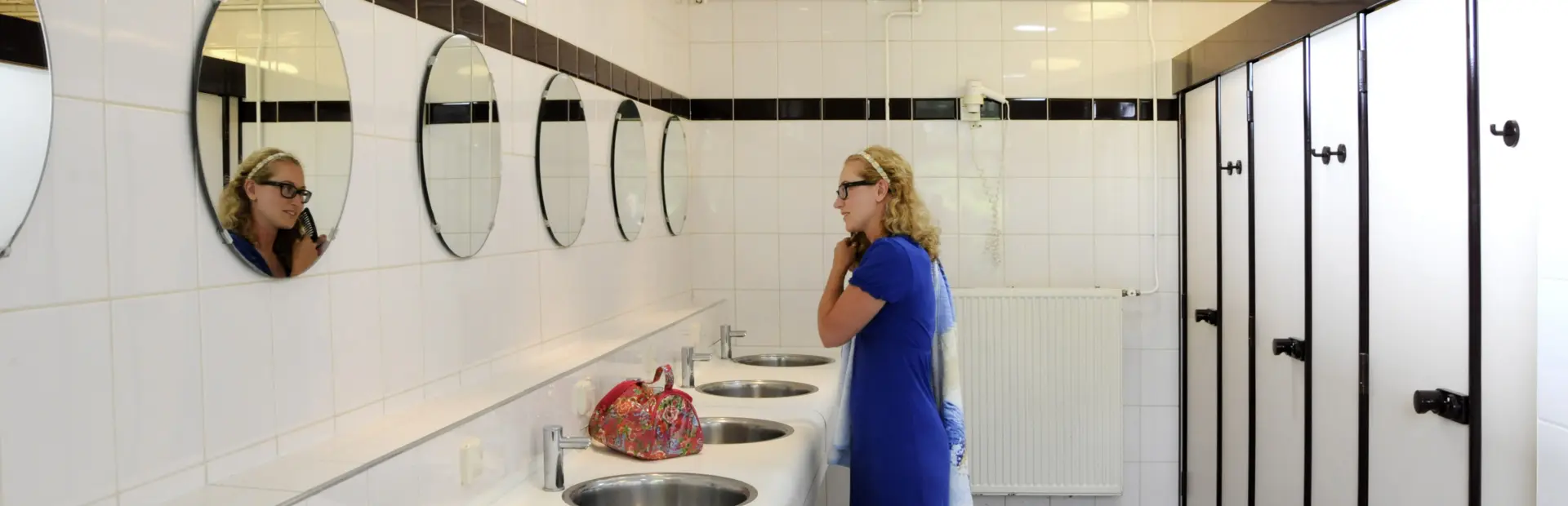 wastafels sanitairgebouw